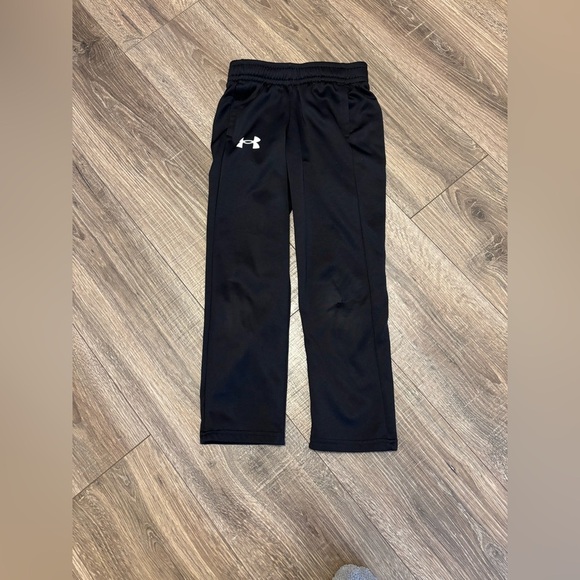Under Armour Boys Black Sweatpants Size YXS - Picture 1 of 4